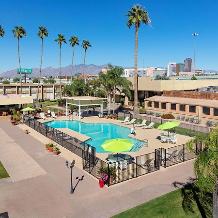 Ramada By Wyndham Tucson Hotel Exterior photo