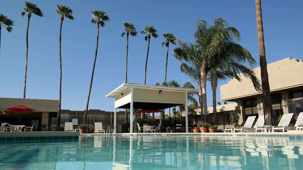 Ramada By Wyndham Tucson Hotel Exterior photo